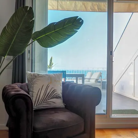 The Moonlight Seaview By Hello Homes Σίτζες
